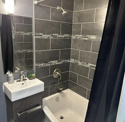 Apartment Experience Elegance At Paramount *