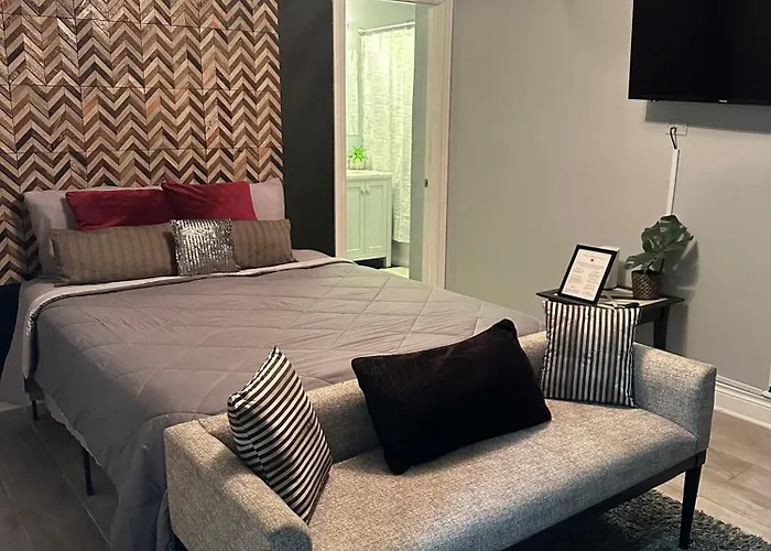 Experience Elegance At Paramount Apartment